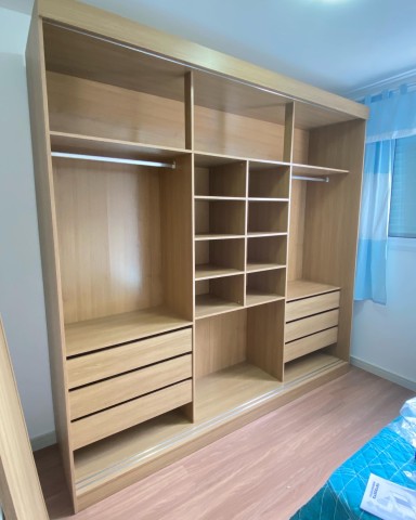 Guarda roupa samambaia 