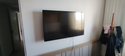 Estalado suporte pra tv na parede