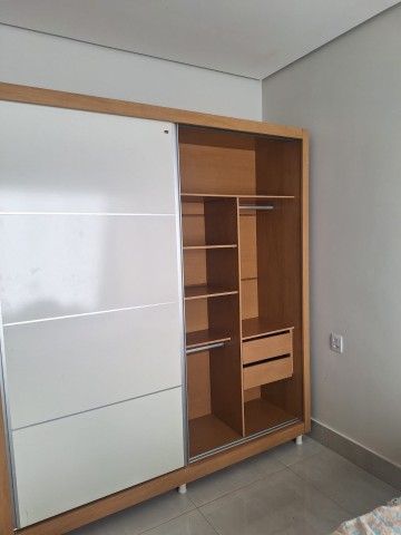 Guarda Roupa Com Duas portas de Correr