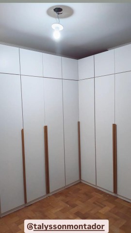 Guarda roupa canto 