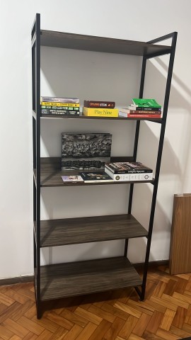 Estante rustica montada em botafogo