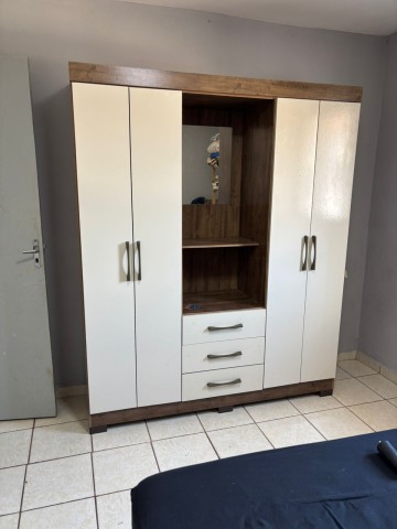 Guarda-roupa 