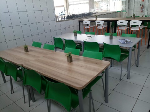 Montagem de refeitório 