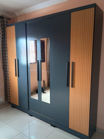 Guarda roupa 6 portas 4 gavetas
