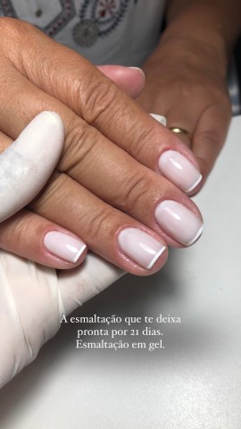 Esmaltação em gel Te deixa pronta por 21 dias