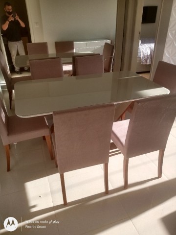 Mesa e cadeiras 