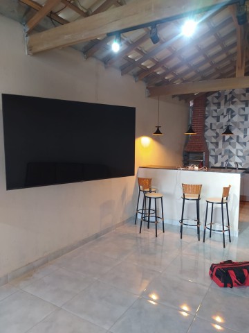 Instalação TV com Suporte Retratil